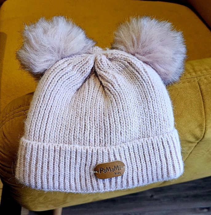 Czapka I komin PaMaMi rozmiar jak na 4 lata.