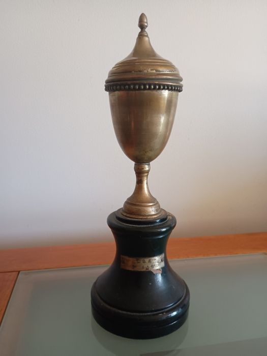 troféu taça de concurso de pesca desportiva dos anos 60