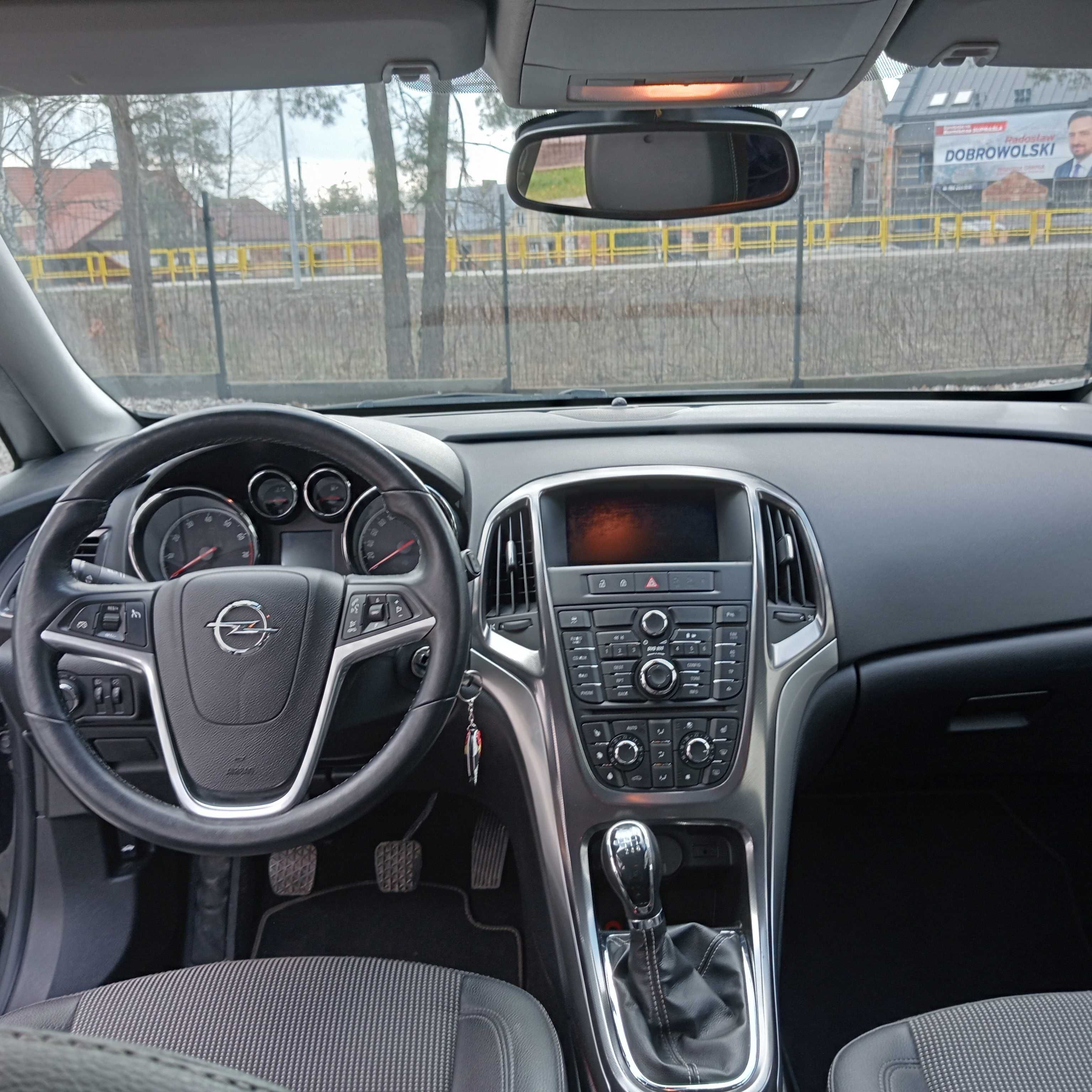 Opel Astra 1.6T benzyna 180koni w bogatej wersji