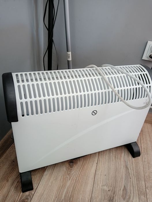 Grzejnik konwektorowy/elektryczny