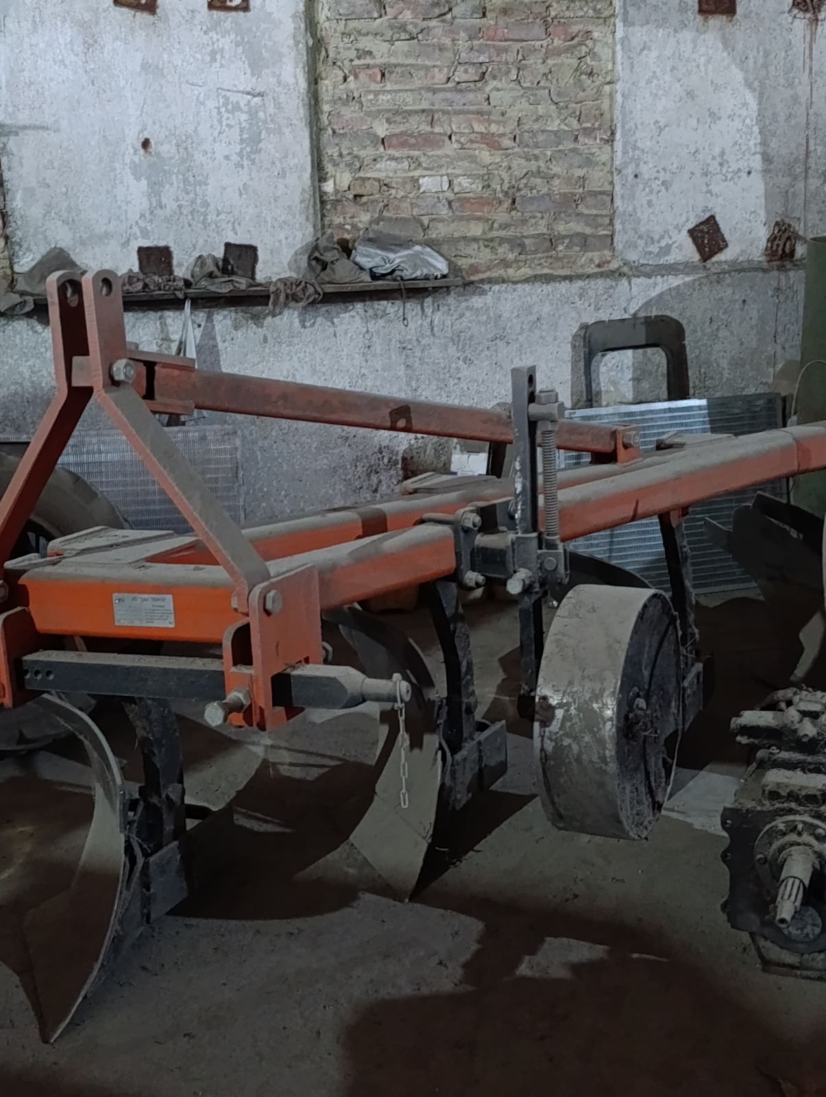 Плуг навісний 4-35, ПОЛІГОН, чотирьохкорпусний, кутозніми, 2018 р.в.