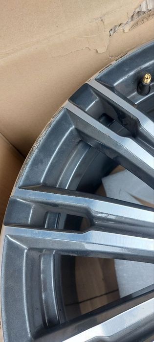 Диск від БМВ передній оригінальний: ширина 7.5J х 18" виліт ЕТ25