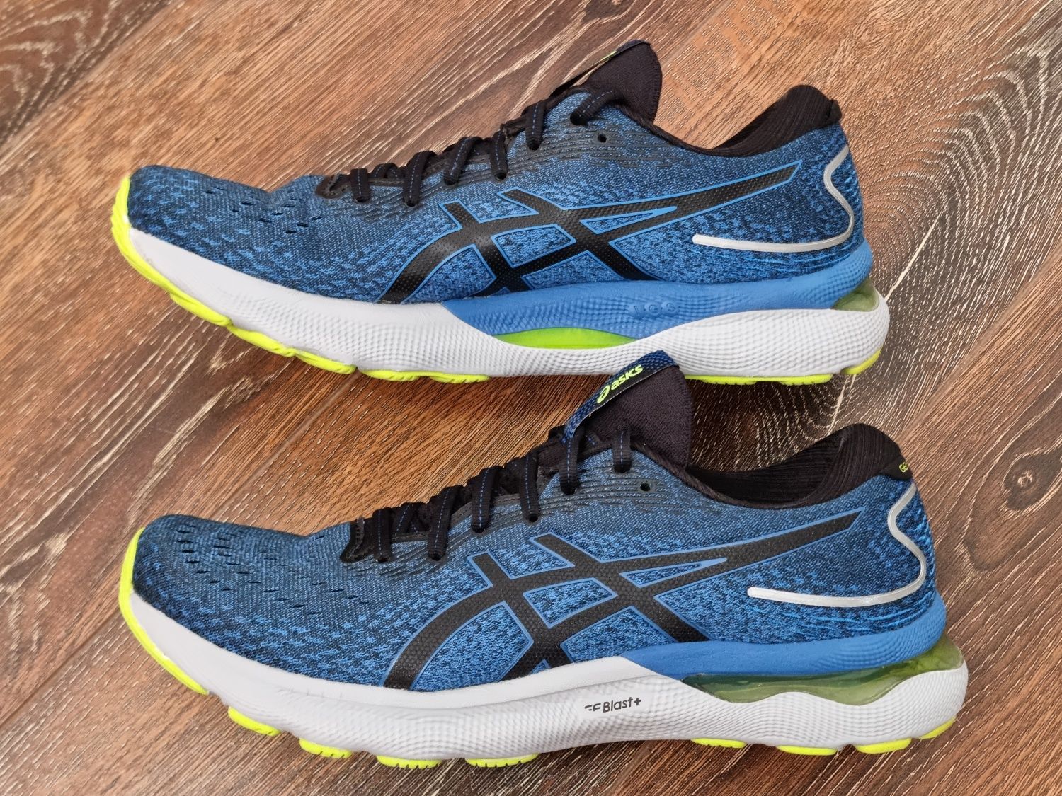 Оригінал 100% чоловічі кросівки asics nimbus 24 eur 44
