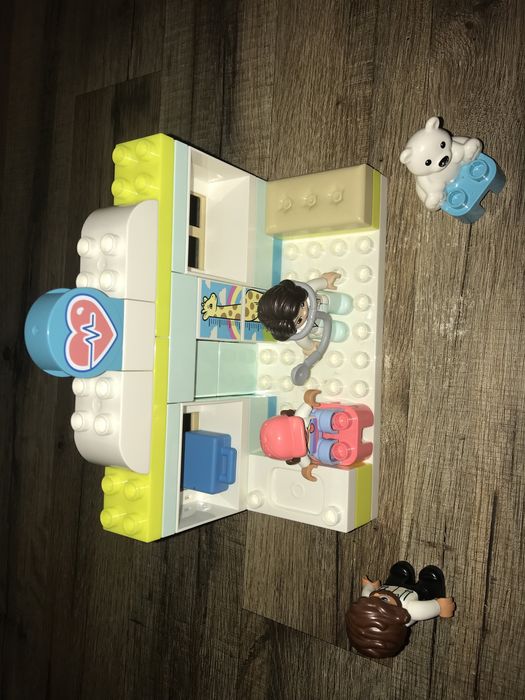 Конструктор LEGO DUPLO Візіт до лікаря (10968)