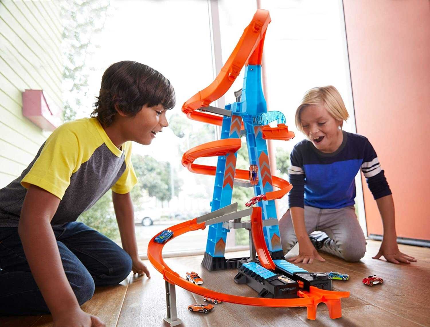 Хот Вилс Падение с Башни Hot Wheels Sky Crash Tower Track Set GWT39