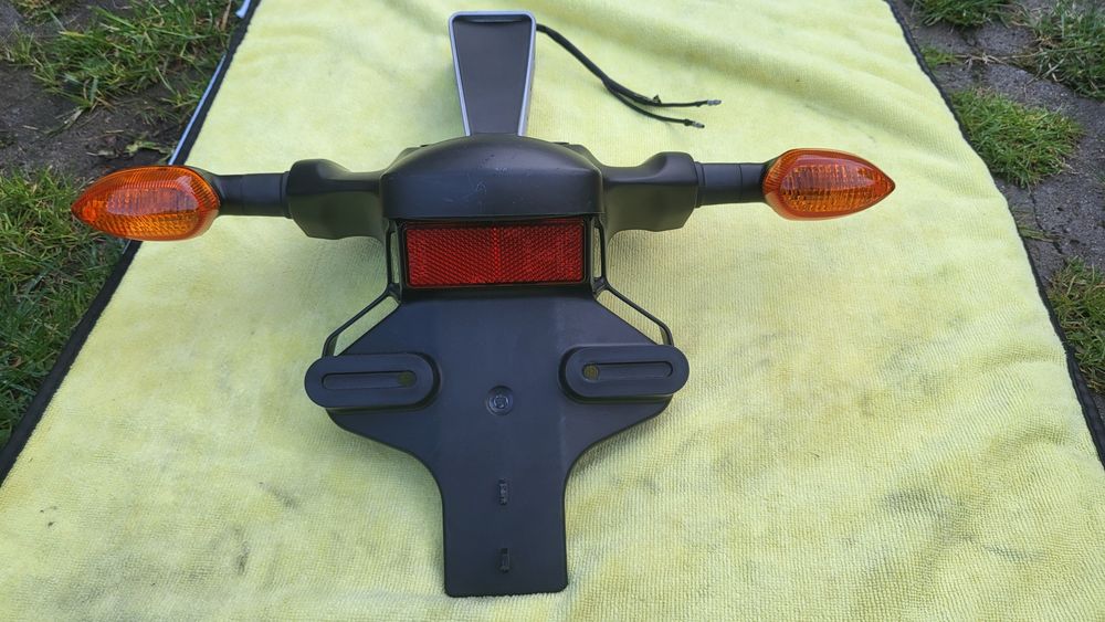 Stelaż tablicy i kierunkowskazy Yamaha R6 06-15