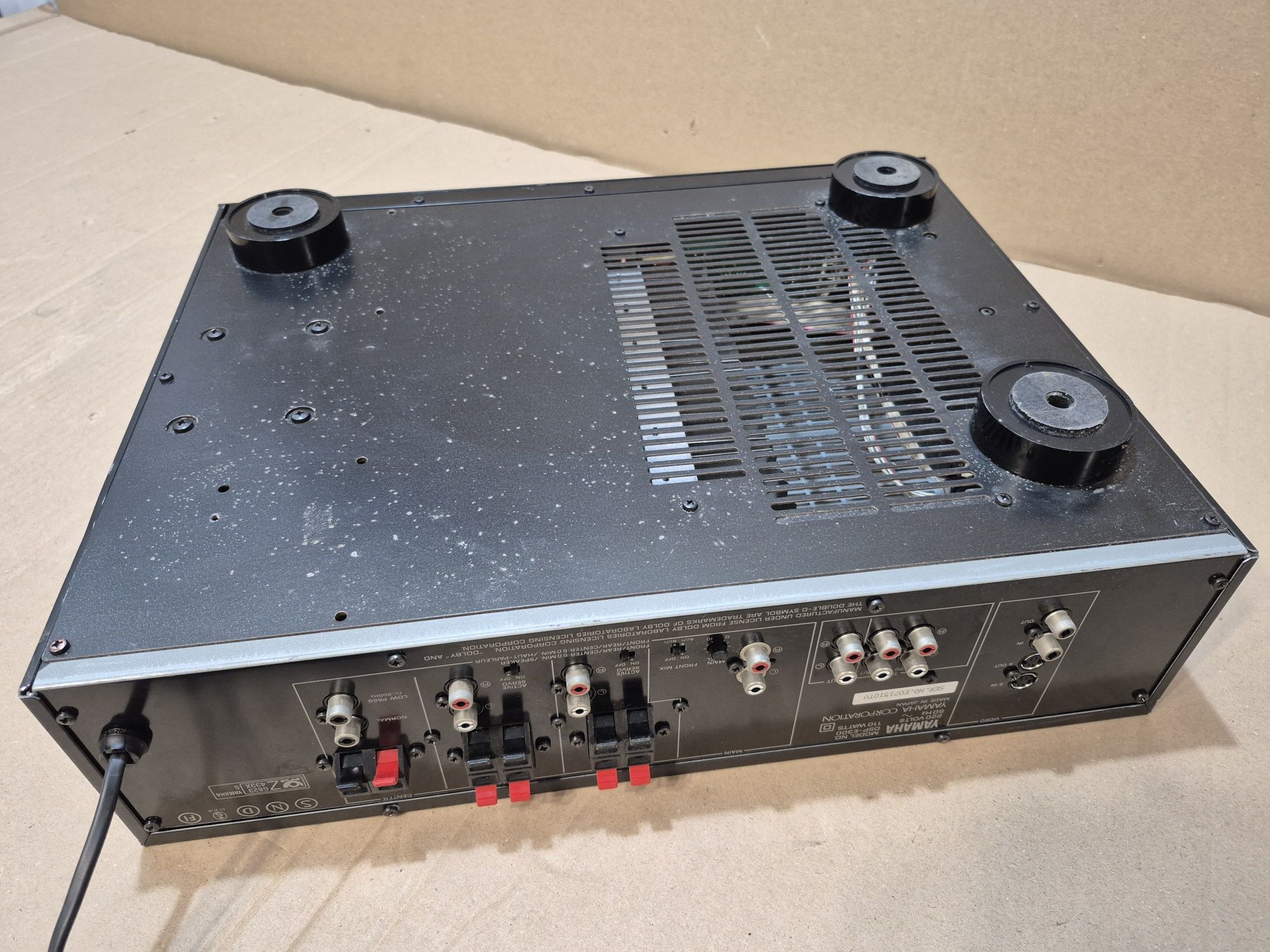 Wzmacniacz Yamaha DSP-E300