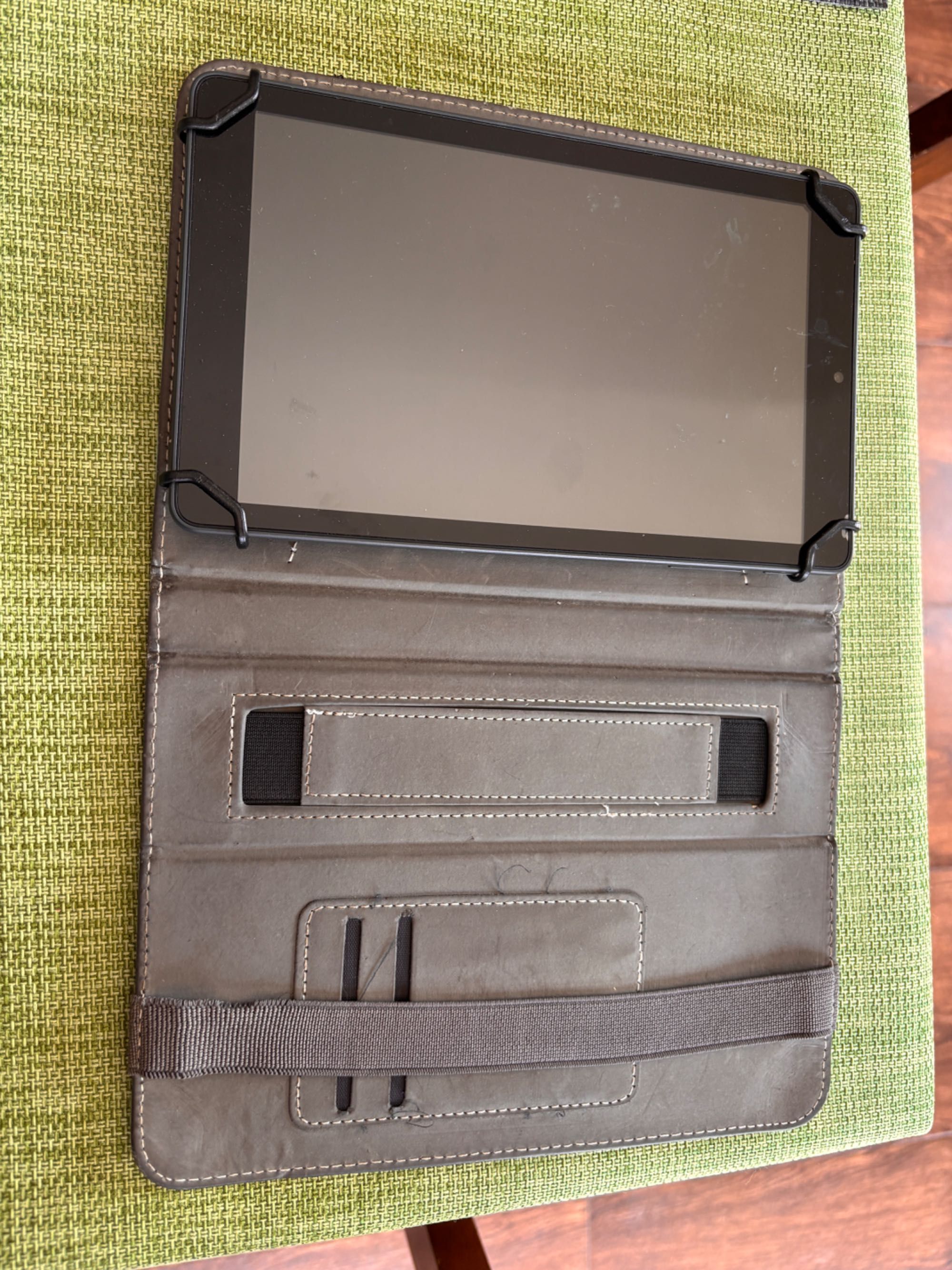 Etui na tablet lub ebook 9.2-9.5in ( ok 21x13cm)