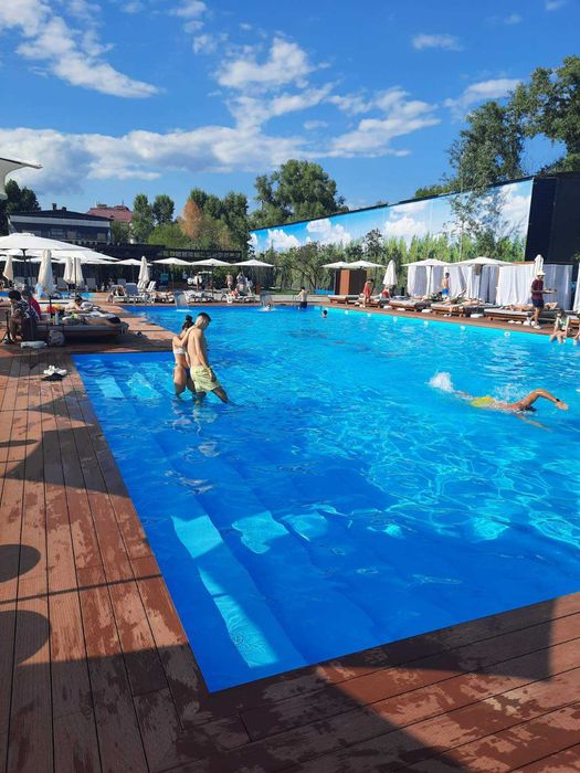 Чаша для басейну на замовлення