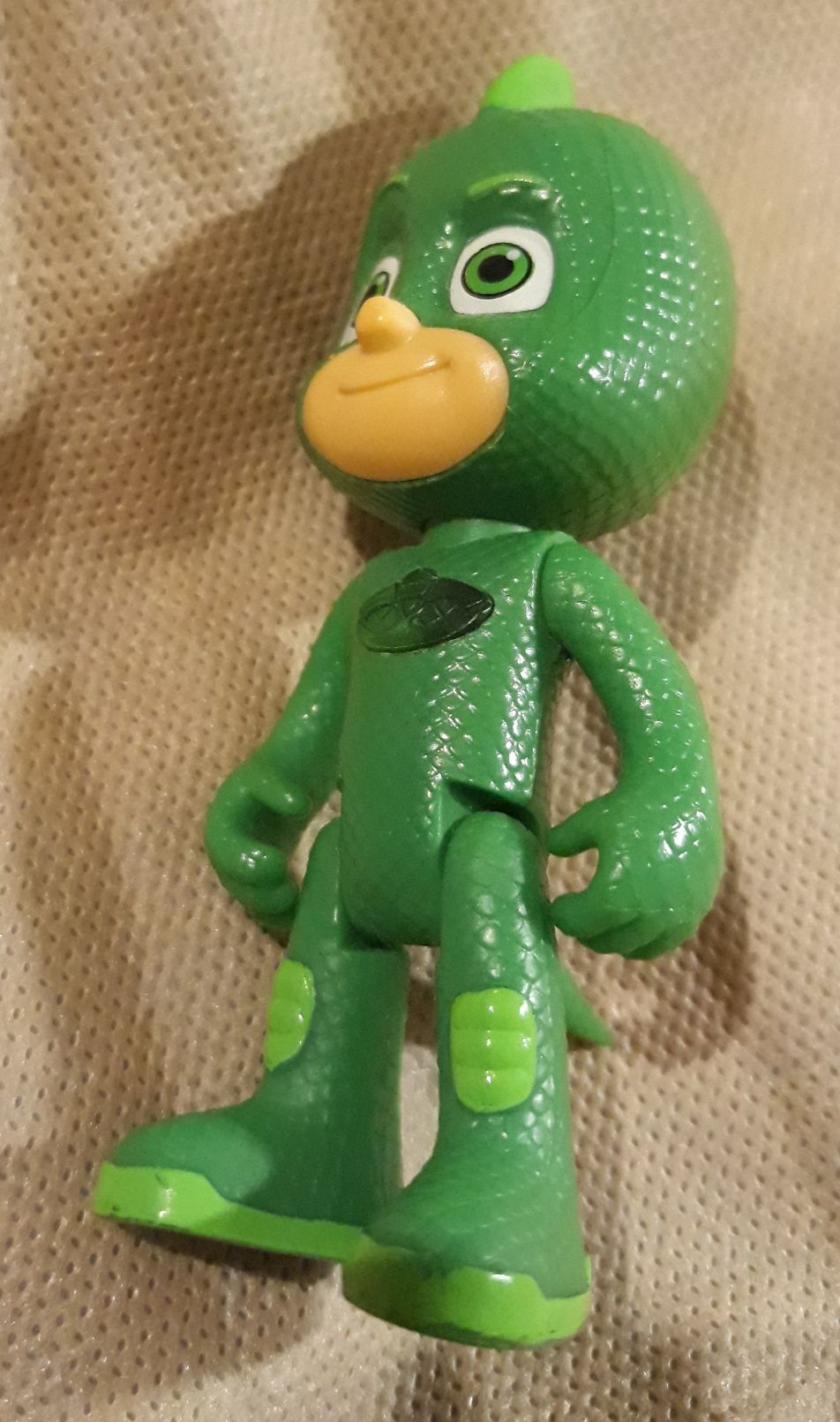 Гекко зелёный человечек в маске игрушка детская фигурка