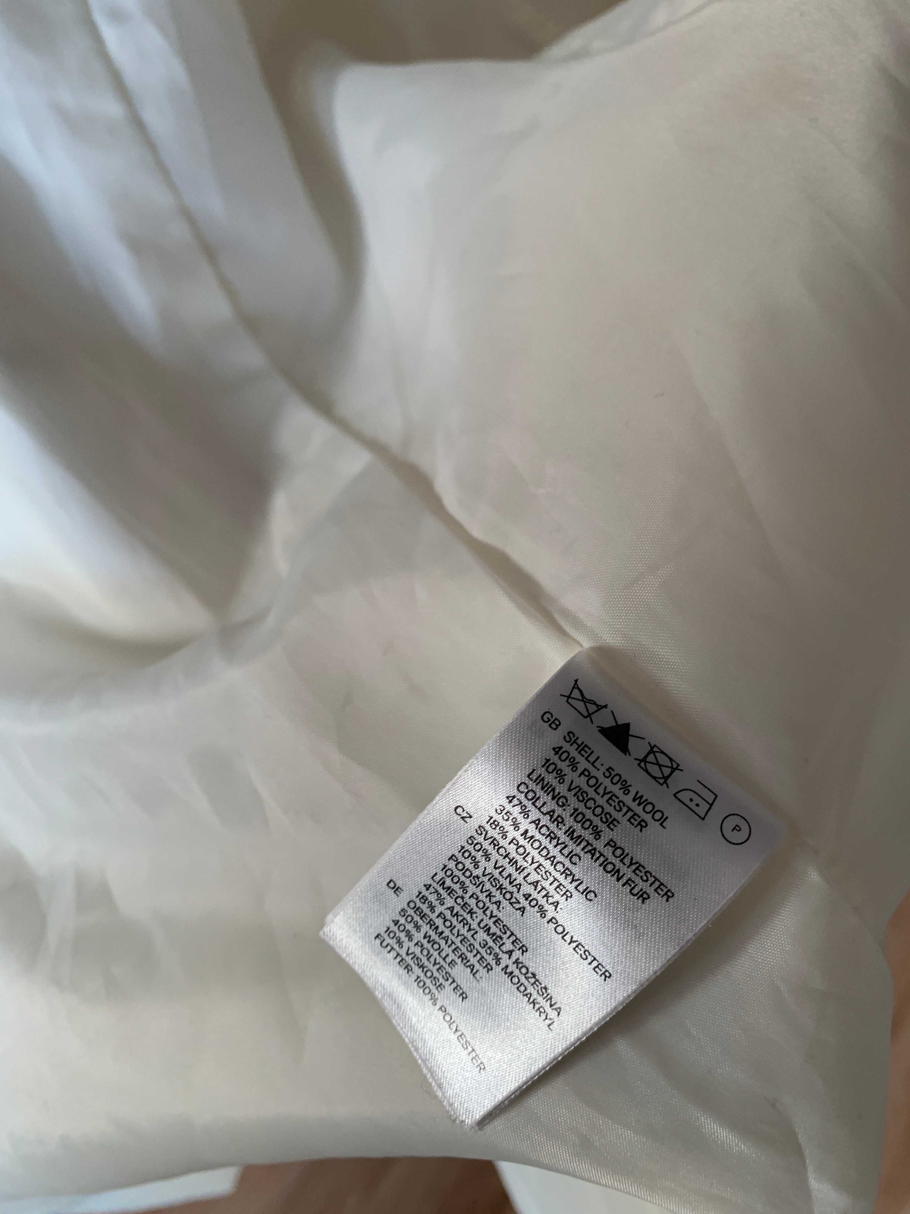 Płaszcz wełniany damski H&M biały ecru z futerkiem zapinany wełna