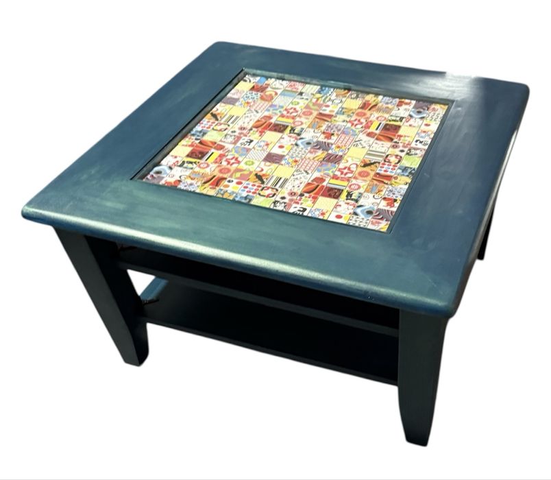 Stolik kawowy drewniany 80x80 w stylu Pop Art odnowiony