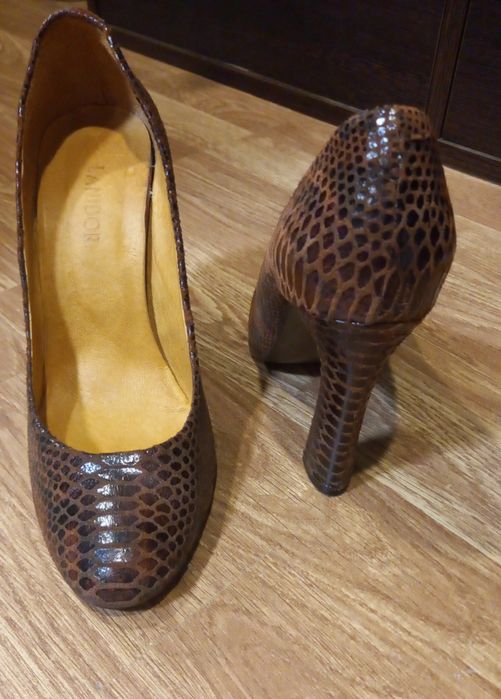 Sapatos em Pele* Lanidor N.38