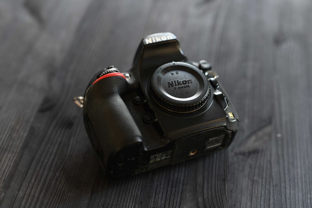 Lustrzanka cyfrowa Nikon 810