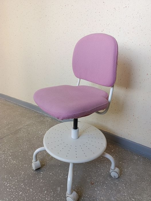 Krzesło biurowe dziecięce Ikea