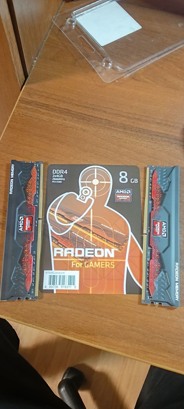 Продам ОЗУ 2х4 AMD Radeon 2666MHz DDR4