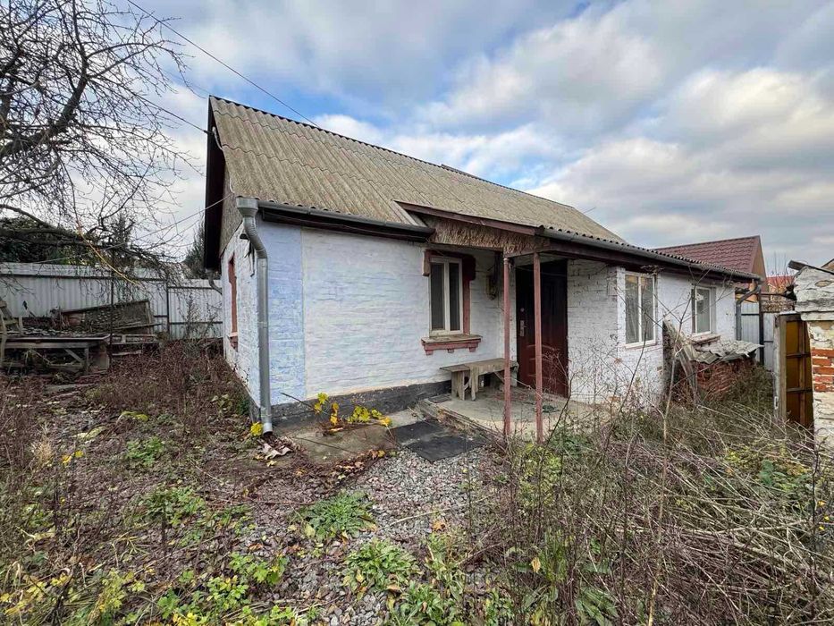 Продам ділянку 4,5сотки з старим будинком, можливо під бізнес