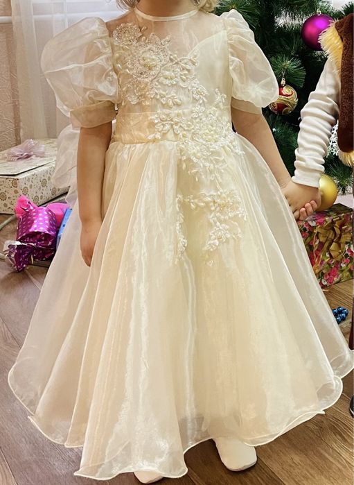 Нарядное платье,размер 104