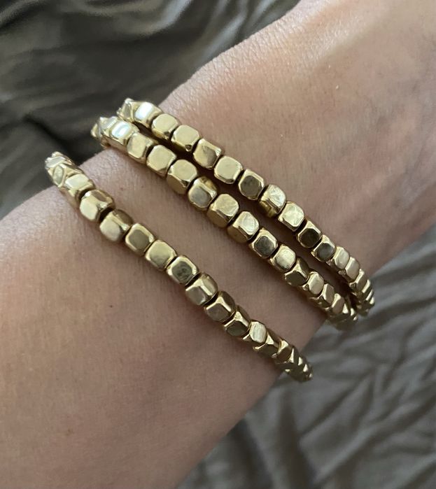 Pulseiras ajustaveis ou com elastico