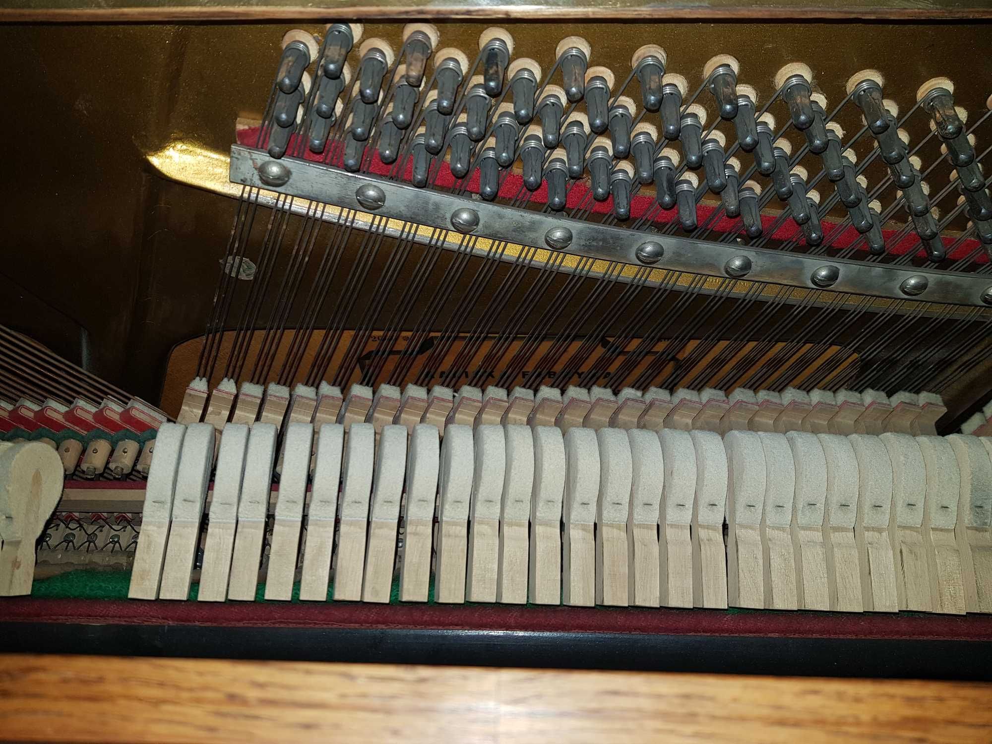 Pianino Calisia z lat 50/60