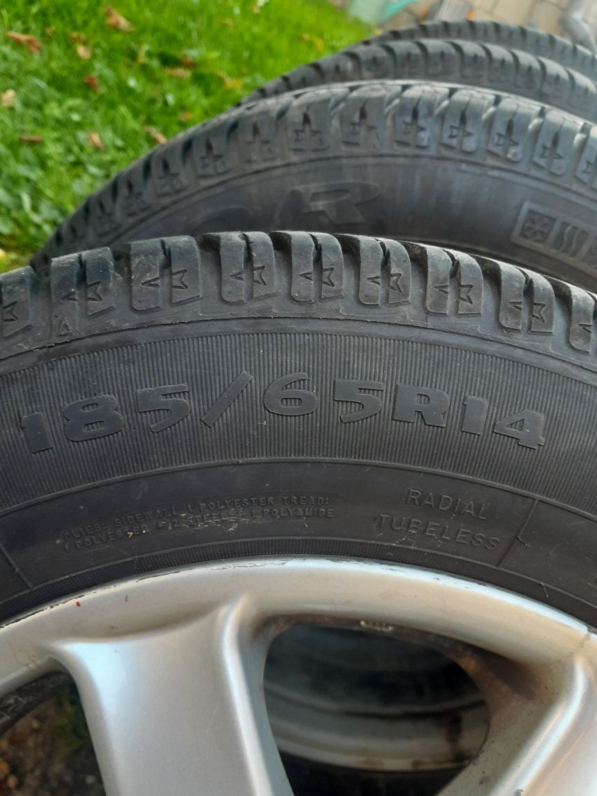 Koła Aluminiowe felgii z oponami całorocznymi