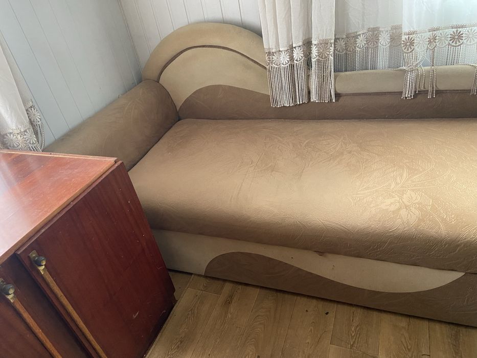 Диван розкладний .