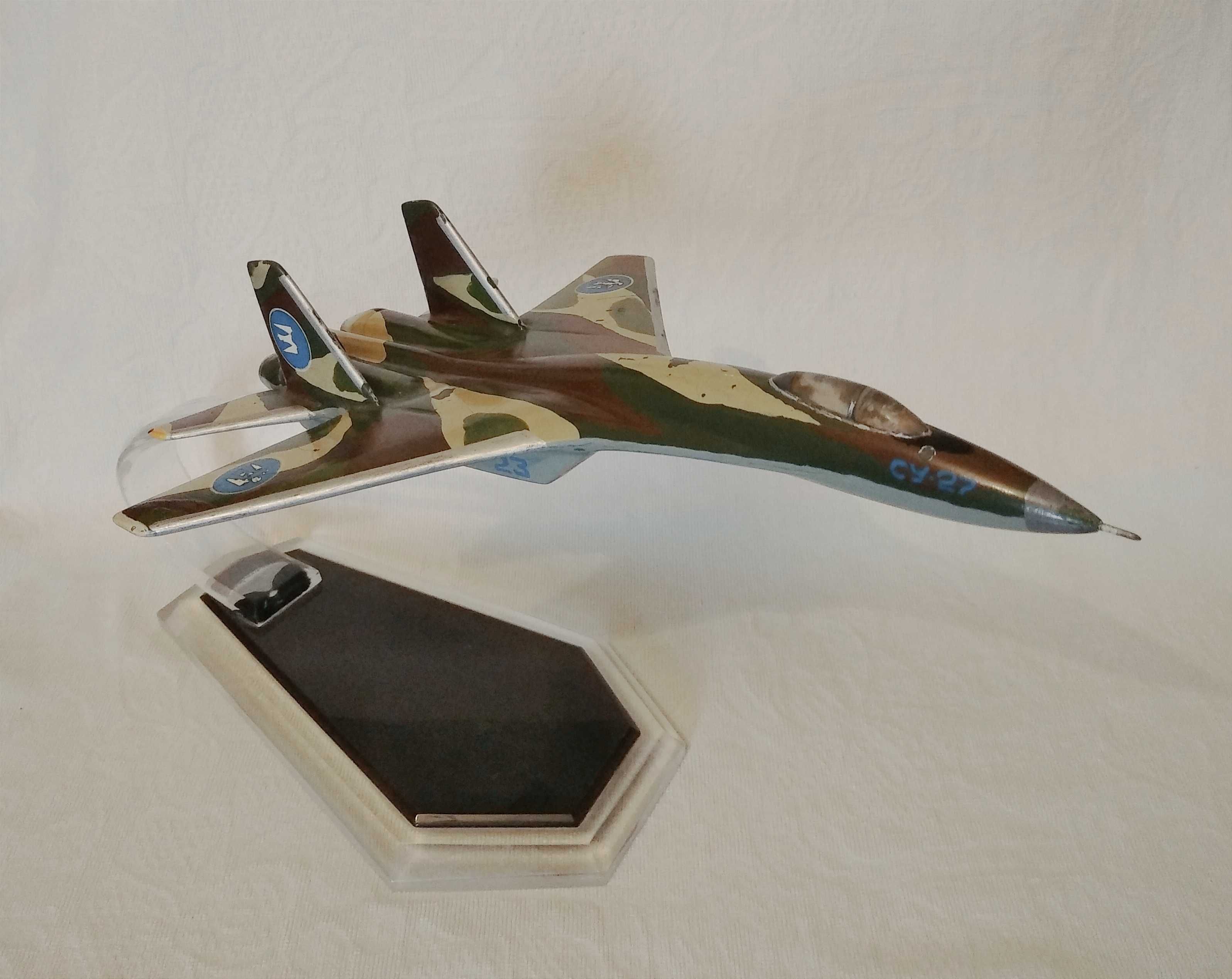 Подарочная модель Су-27 (алюминий, литьё, эпоха СССР)
