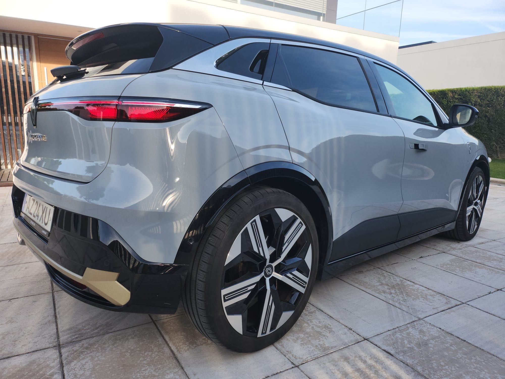 Renault Megane E-tech EV60 Iconic Full-extras
