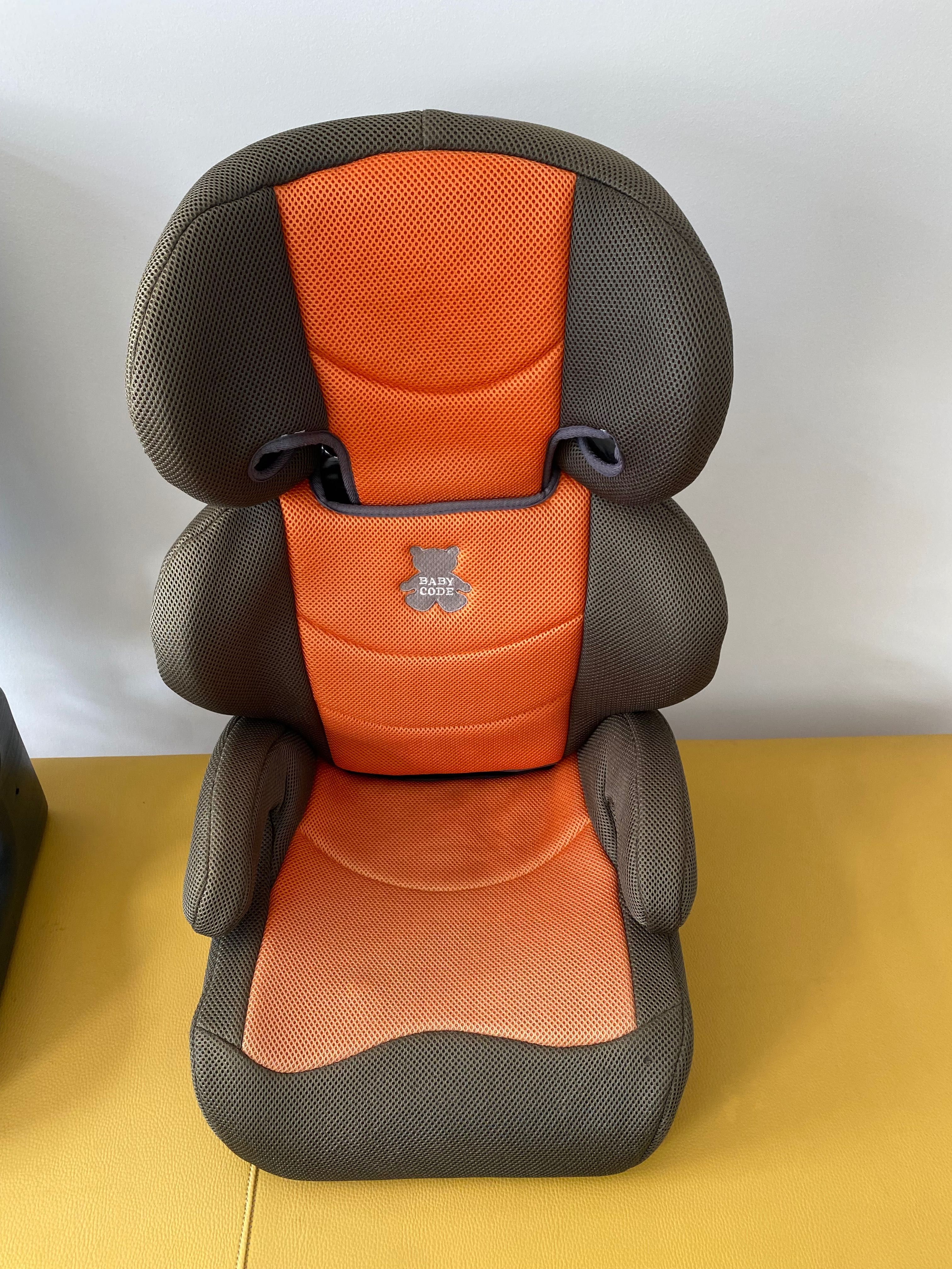 Cadeira auto e cama de viagem