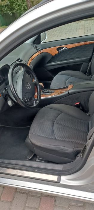 Мерседес 211 3.2 д автомат 2005 р