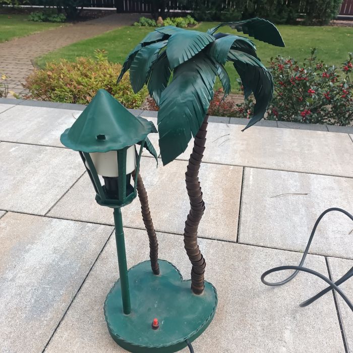 Lampka bezludna wyspa z PRL