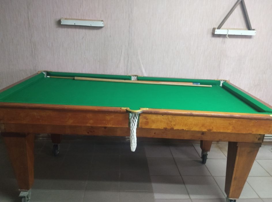 Продам бильярд стол.