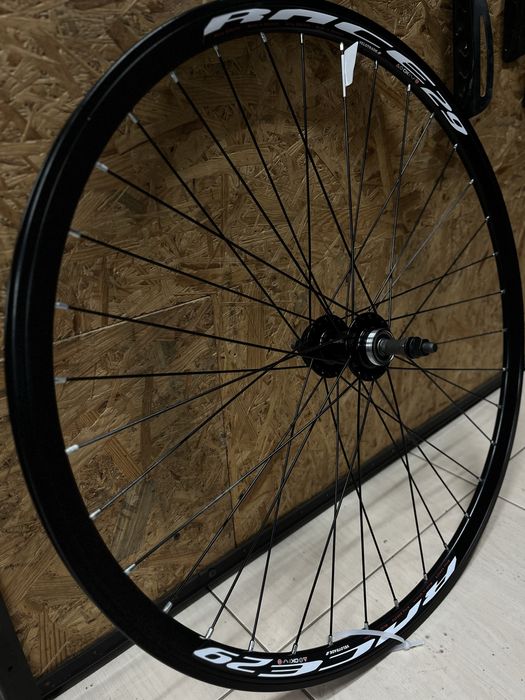Колесо заднє 29" під тріщотку на промпідшипниках дискові гальма