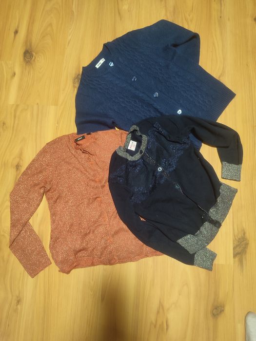 Jeden sweter 10 zł 134cm,140cm