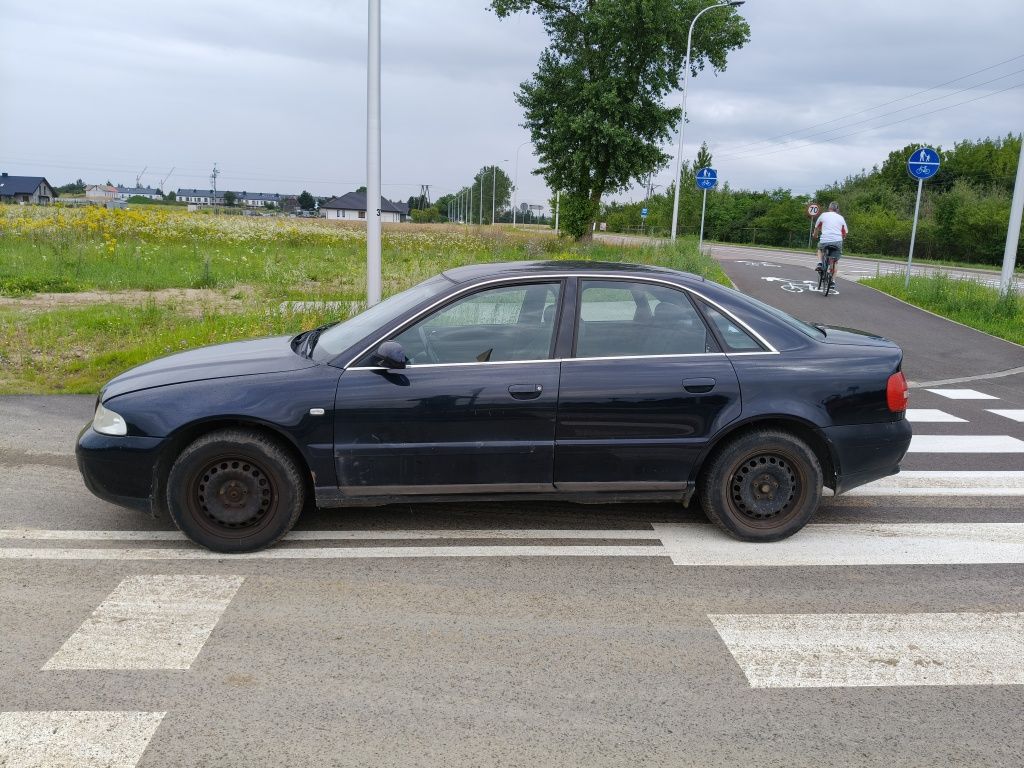 Audi a4 B5 lift 1.6 benzyna