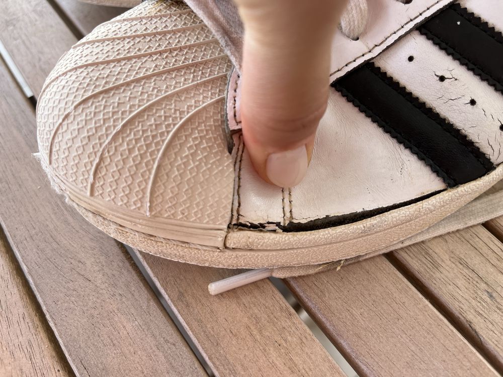Sapatilhas Adidas 42 para recuperar