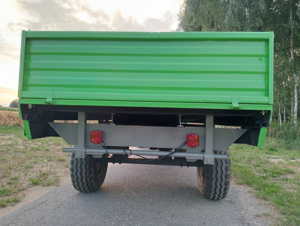 Przyczepa jednoosiowa wywrotka do tyłu