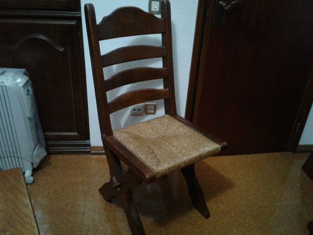Cadeira de Sala em Madeira