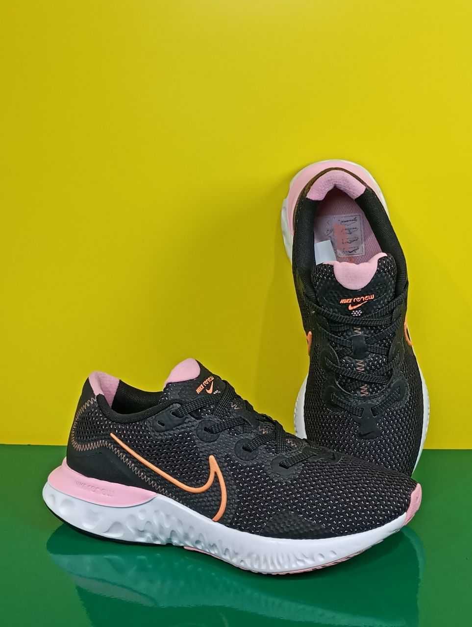 Беговые женские кроссовки Nike Wmns Renew Run Оригинал