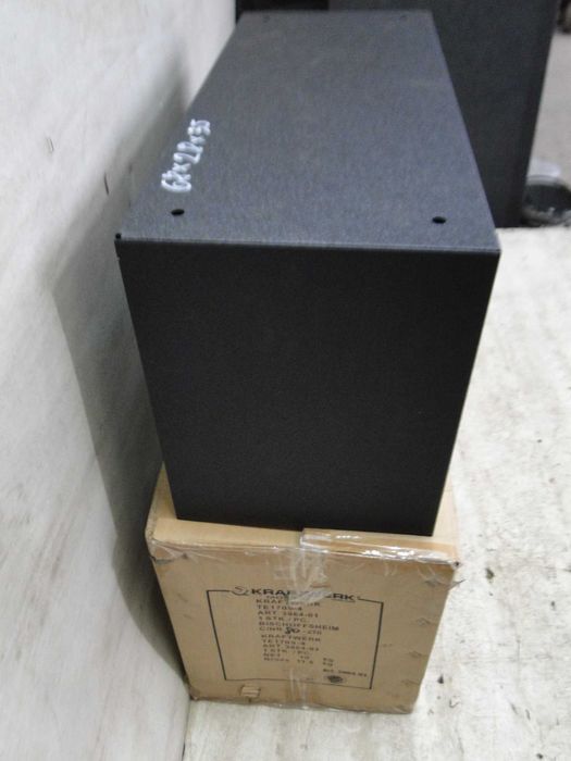 Szafka wisząca wieszana do garażu Kraftwerk 3964-01 Nowa