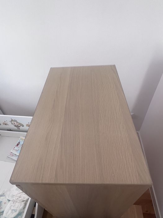 Komoda Ikea Malm okleina dębowa 6 szuflad z szybą na blat