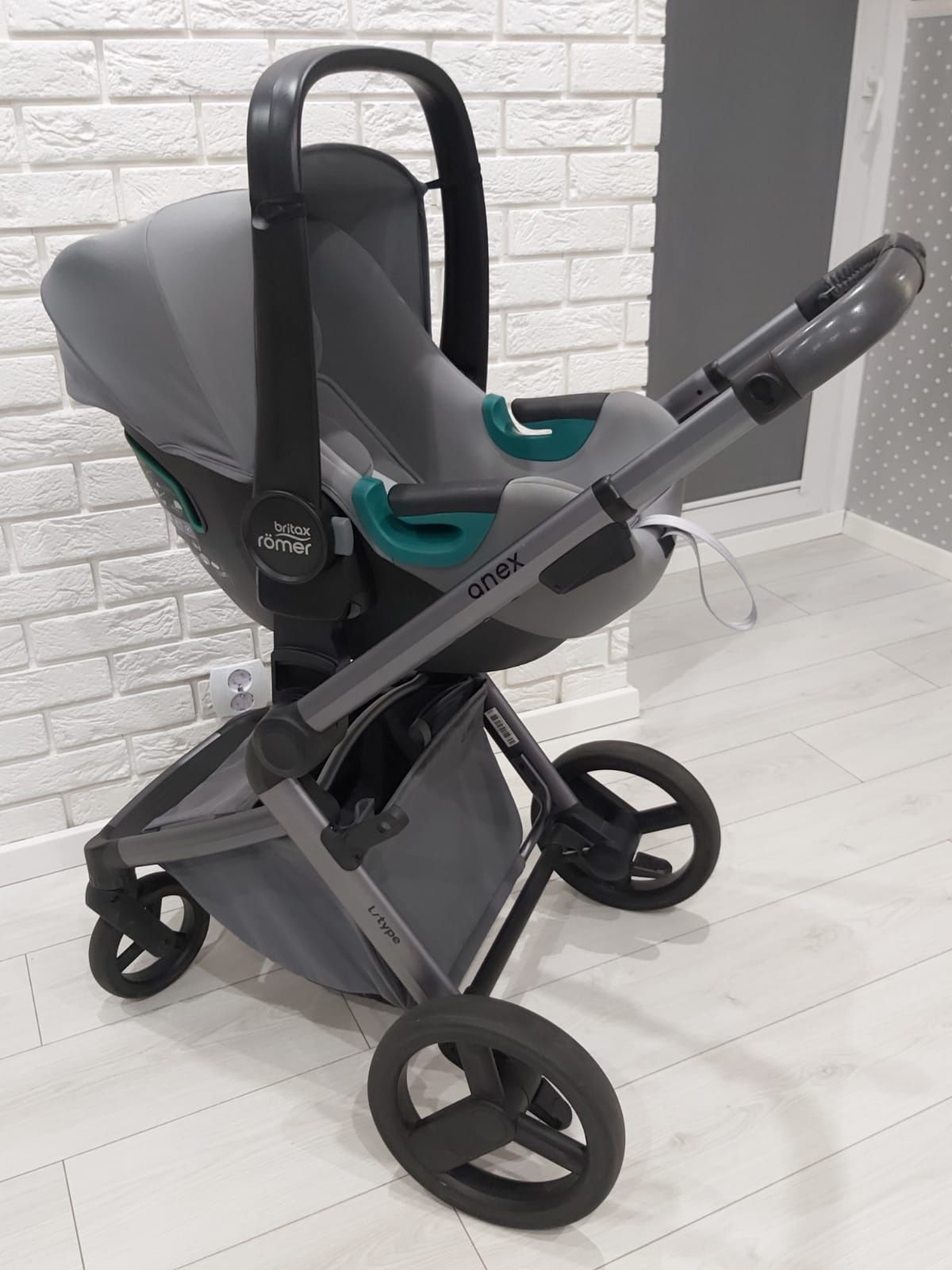 Wózek Anex model L Type oraz nosidełko Britax Römer