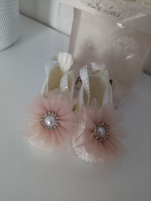 Zestaw buciki+ opaska do chrztu