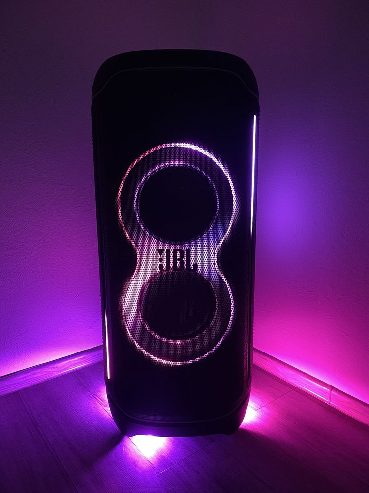 Wynajem Nagłośnienia JBL PartyBox Ultimate, 1000 Oświetlenie Dymownica