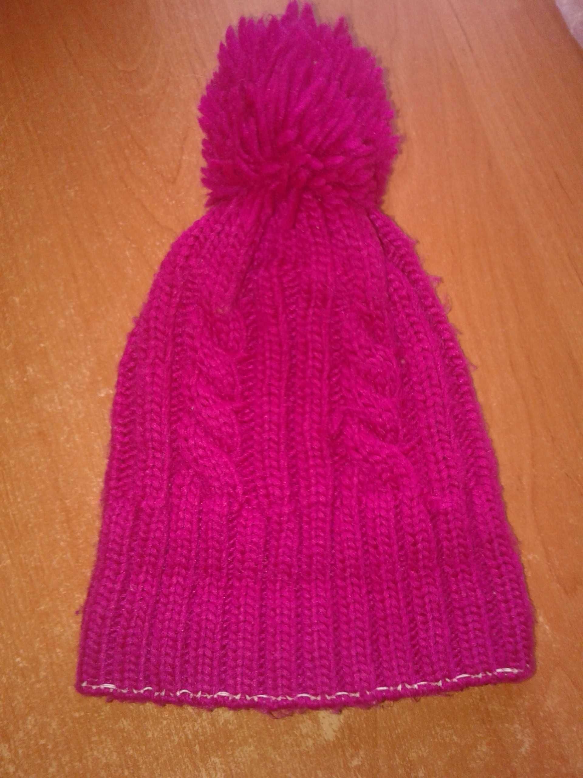 Шапка зимняя теплая вязанная малиновая с бубон розовая 20-30 см ширина