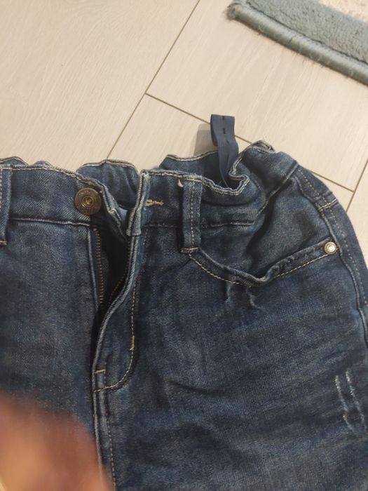 Spodnie jeansy  152