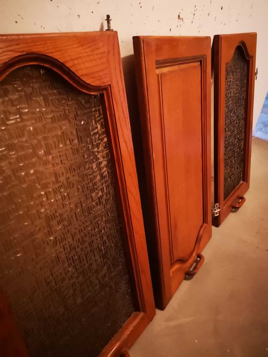 Drewniane dębowe fronty meblowe szafki kuchenne  szkło