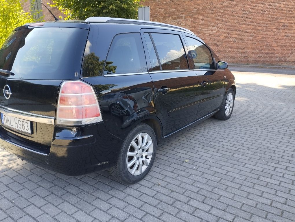 Opel Zafira 1.8 LPG instalacja gazowa 7 osobowy