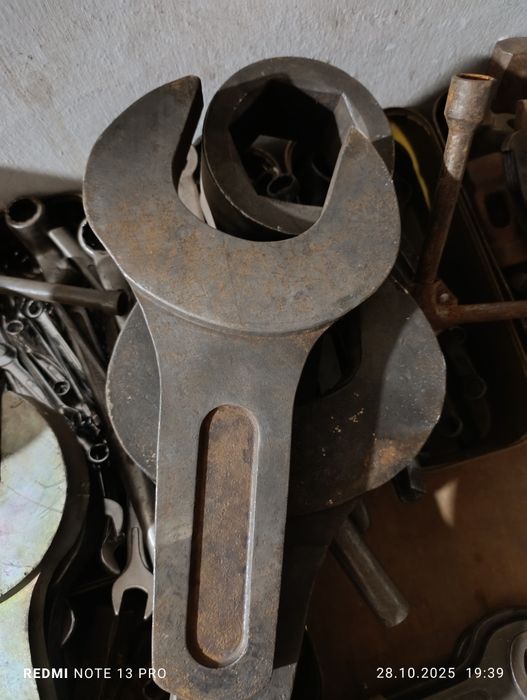 Ключ рожковий, гаечний, торцевий, ступичний, накиданий, балонний