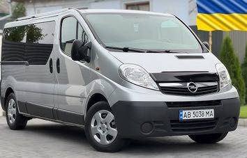 Оренда Опель Віваро з водієм
